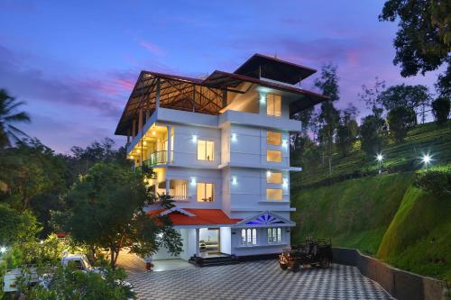 Luxury resort stay near Bisonvalley tea plantations